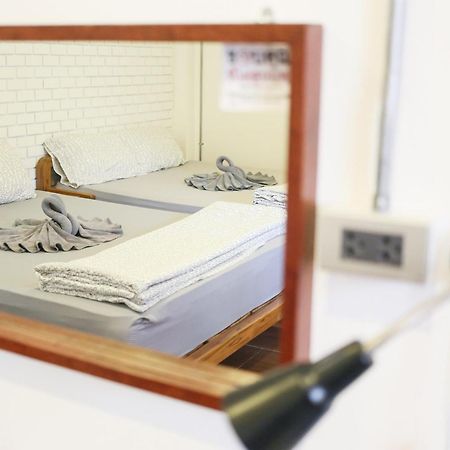 ホテル ザ ガレ​​ージ チェンライ 部屋 写真